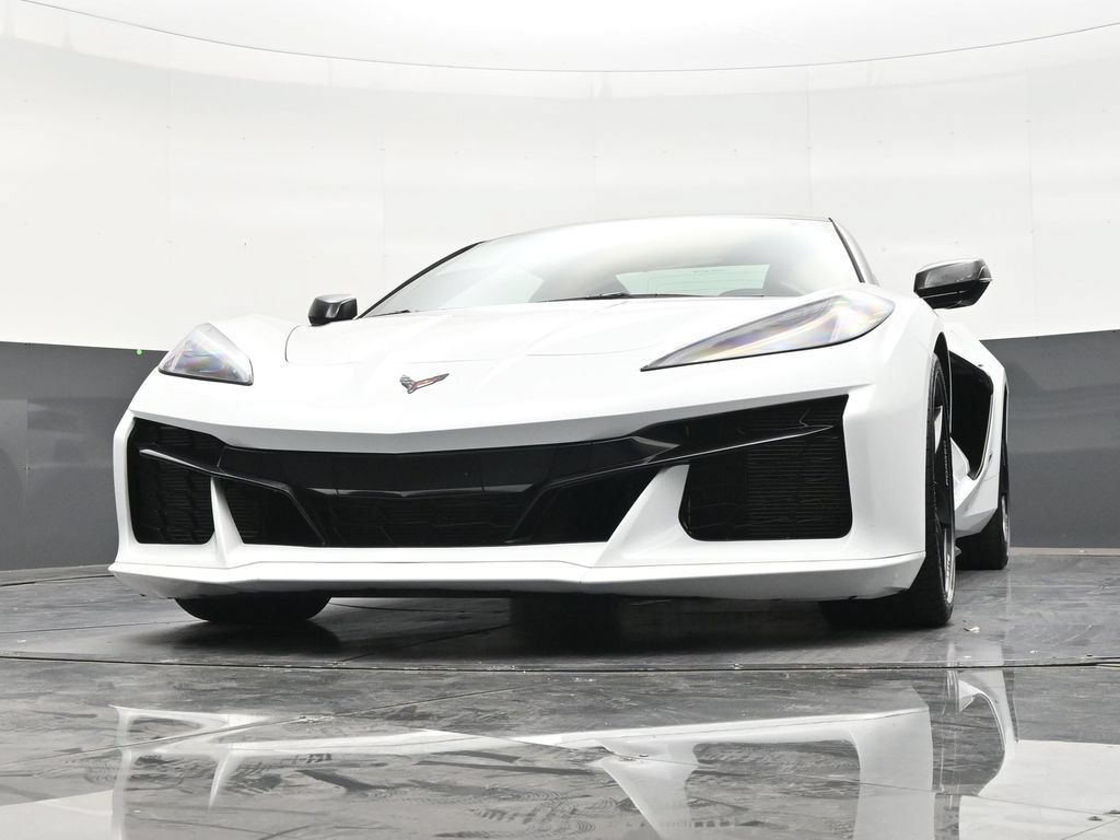 Used 2025 Chevrolet Corvette E-Ray AWD/4WD image 27