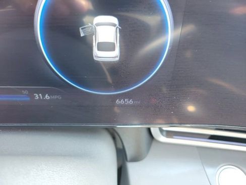 Used 2024 Hyundai Elantra SEL image 23