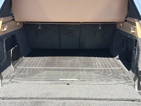 New 2026 Land Rover Range Rover SE image 11