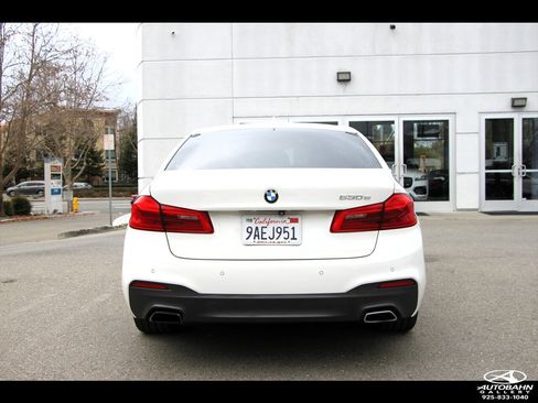 Used 2019 BMW 530e w/ M Sport Package image 8