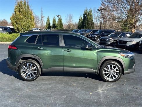 Used 2025 Toyota Corolla Cross XLE image 3