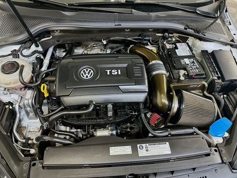 Used 2019 Volkswagen GTI SE FWD image 34