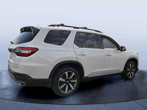 Used 2023 Honda Pilot Elite image 6