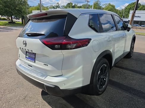 Used 2026 Nissan Rogue SV AWD/4WD image 6