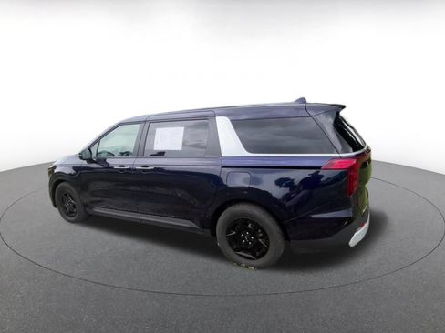 Used 2026 Kia Carnival FWD image 10
