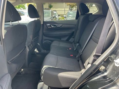 Used 2017 Nissan Rogue SV AWD/4WD image 7
