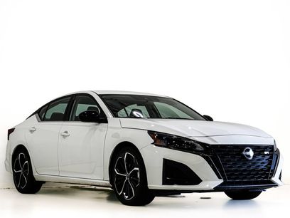 Used 2024 Nissan Altima 2.5 SR
