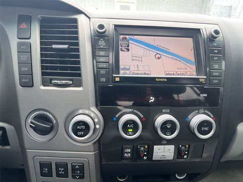 Used 2011 Toyota Sequoia Platinum image 22