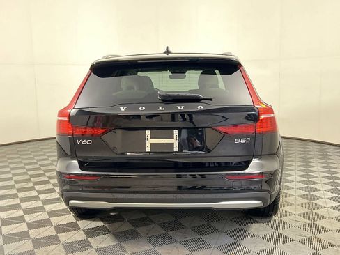 Certified 2025 Volvo V60 B5 Cross Country Plus image 11