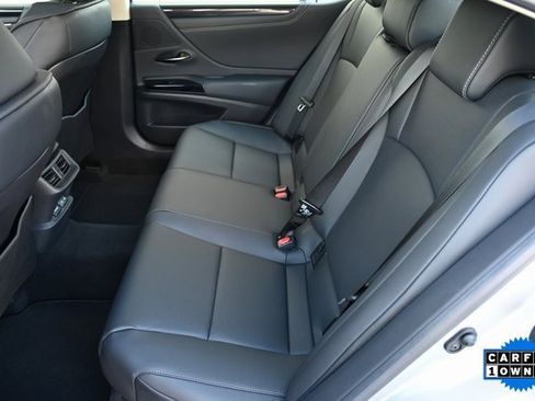 Used 2025 Lexus ES 350 image 10