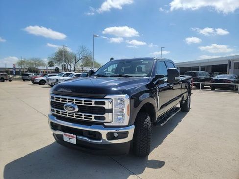 Used 2024 Ford F250 XLT AWD/4WD image 3