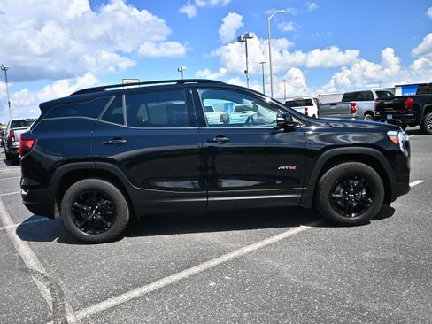 Used 2023 GMC Terrain AT4 AWD/4WD image 5
