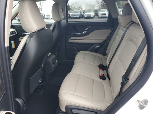 New 2026 Lincoln Corsair Premiere image 25