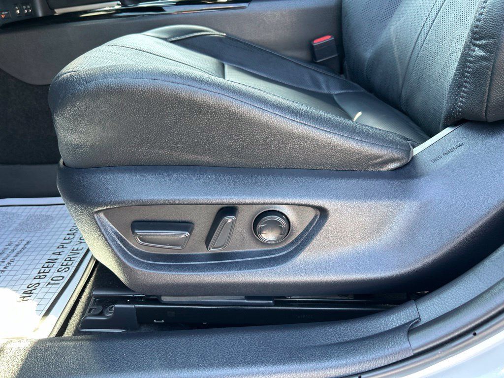 Used 2025 Toyota Camry XSE FWD image 14