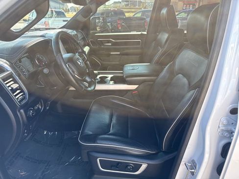 Used 2019 RAM 1500 Laramie AWD/4WD image 9