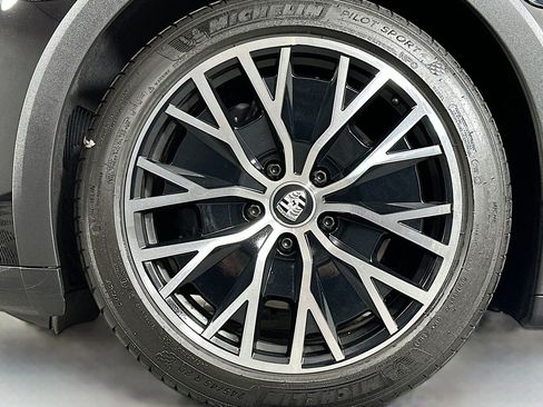 Used 2022 Porsche Taycan 4 Cross Turismo image 11