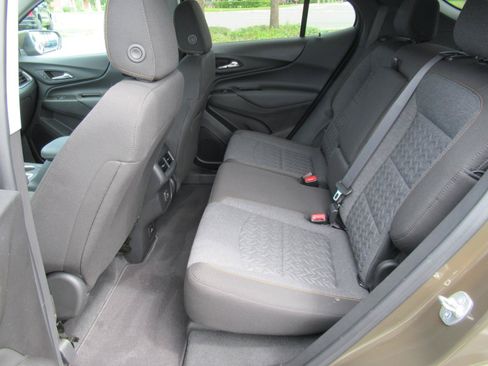 Used 2023 Chevrolet Equinox LT FWD image 35