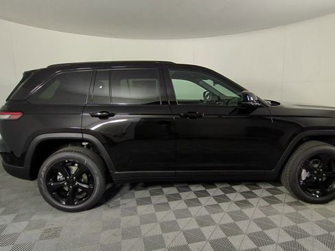 New 2025 Jeep Grand Cherokee Limited w/ Black Appearance Package RWD image 3