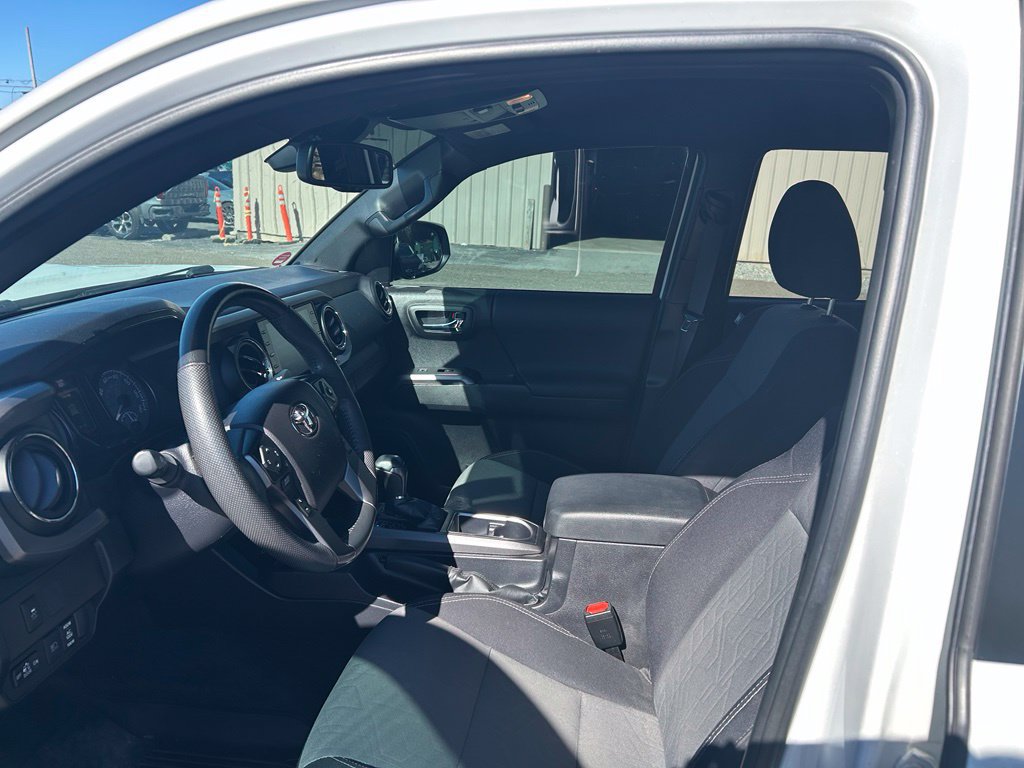 Used 2021 Toyota Tacoma TRD Sport AWD/4WD image 4