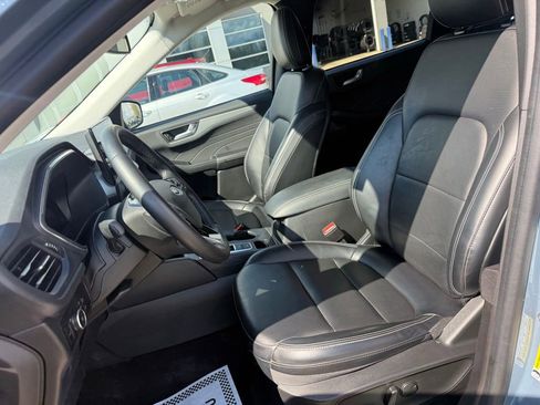 Certified 2023 Ford Escape Platinum image 21