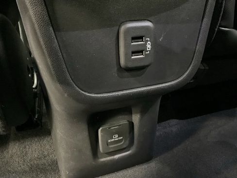 Used 2024 GMC Terrain SLT image 14