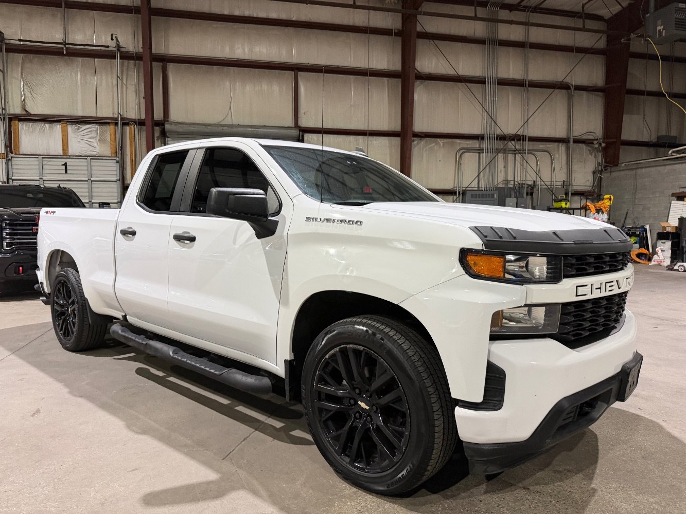 Used 2020 Chevrolet Silverado 1500 Custom w/ Custom Value Package AWD/4WD image 2