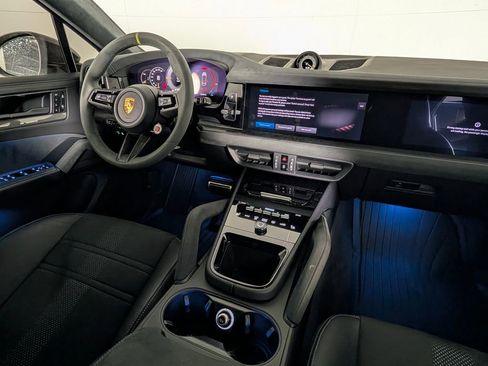 Certified 2024 Porsche Cayenne Turbo GT AWD/4WD image 22