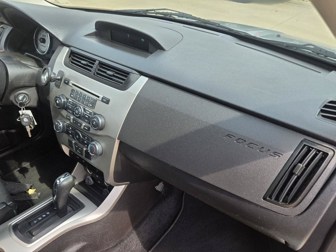 Used 2009 Ford Focus SE FWD image 16