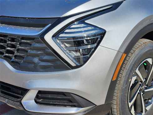 New 2025 Kia Sportage LX image 6