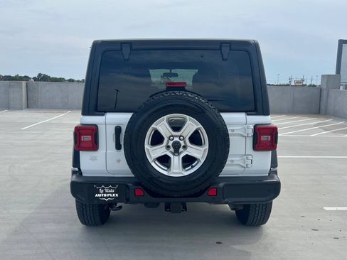 Used 2018 Jeep Wrangler Unlimited Sport S AWD/4WD image 8