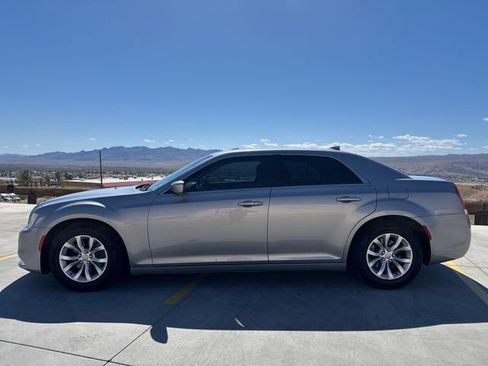Used 2015 Chrysler 300 Limited w/ Driver Convenience Group RWD image 2