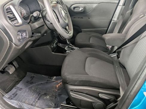 Used 2021 Jeep Renegade Latitude w/ Sun & Sound Group image 12