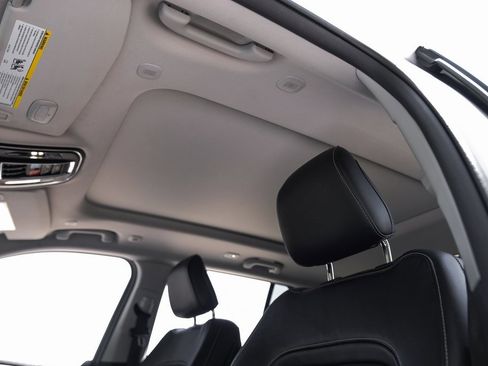 Used 2022 Jeep Grand Cherokee Limited image 44