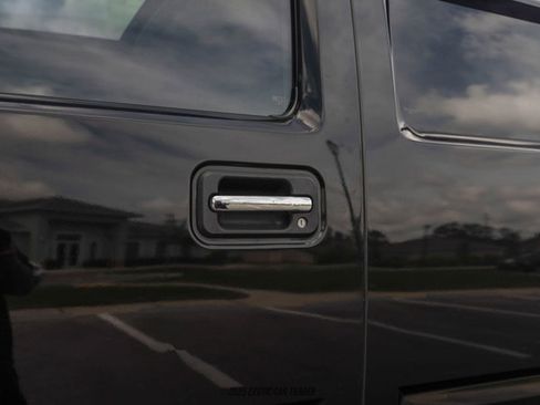 Used 2004 HUMMER H2 w/ Preferred Equipment Group image 99