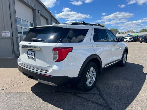 Used 2022 Ford Explorer XLT w/ Equipment Group 202A AWD/4WD image 4