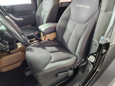 Used 2014 Jeep Wrangler Rubicon image 12