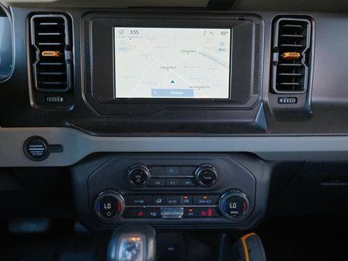 Used 2021 Ford Bronco Badlands w/ Sasquatch Package AWD/4WD image 22