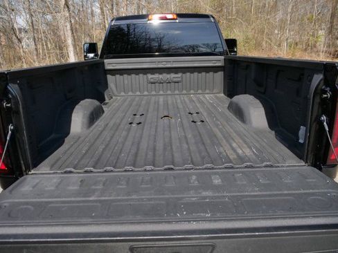 Used 2024 GMC Sierra 3500 SLE w/ SLE Convenience Package image 3