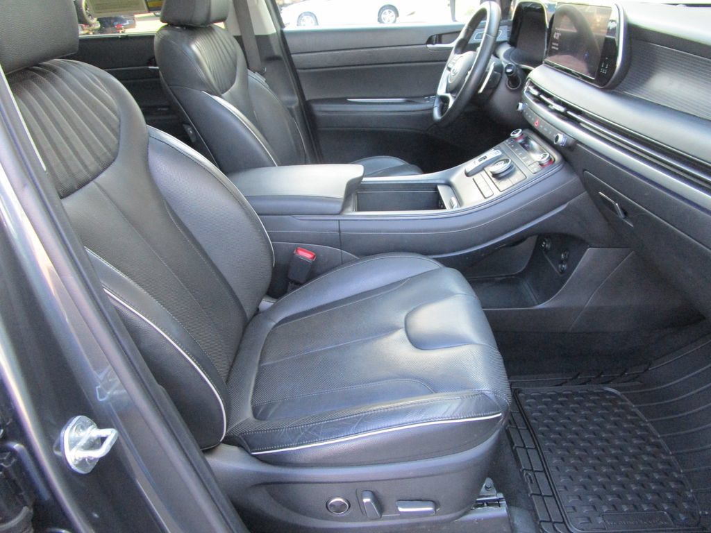 Used 2024 Hyundai Palisade Limited FWD image 31