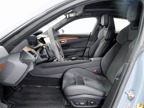 Used 2022 Audi e-tron GT Premium Plus image 6