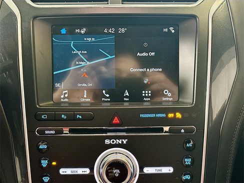 Used 2018 Ford Explorer Platinum image 16