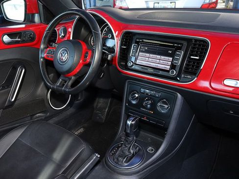 Used 2013 Volkswagen Beetle 2.5 image 16