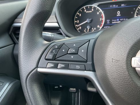 Used 2025 Nissan Altima 2.5 SV FWD image 30