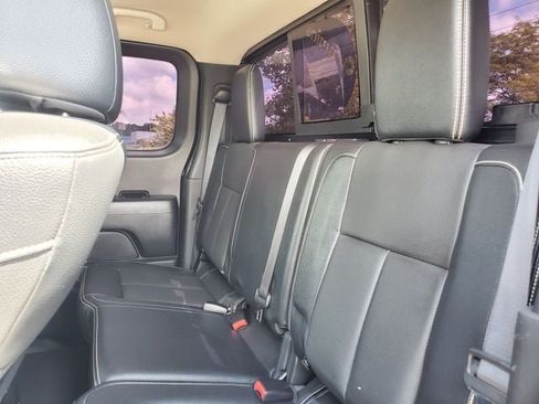 Used 2017 Nissan Titan PRO-4X w/ Pro-4x Convenience Package AWD/4WD image 28