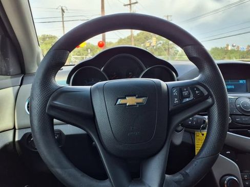 Used 2015 Chevrolet Cruze LS FWD image 18