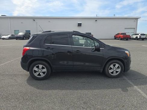 Used 2016 Chevrolet Trax LT w/ LT Convenience Package image 8