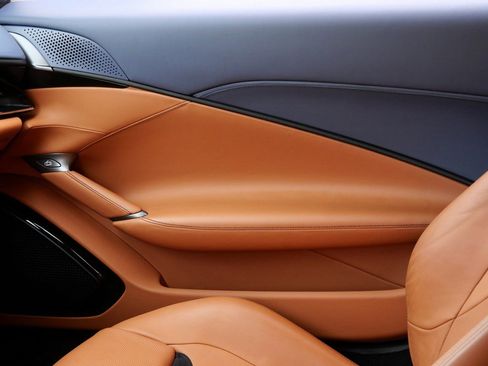 Used 2022 Ferrari Roma image 15