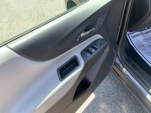 Used 2018 Chevrolet Equinox LS AWD/4WD image 8