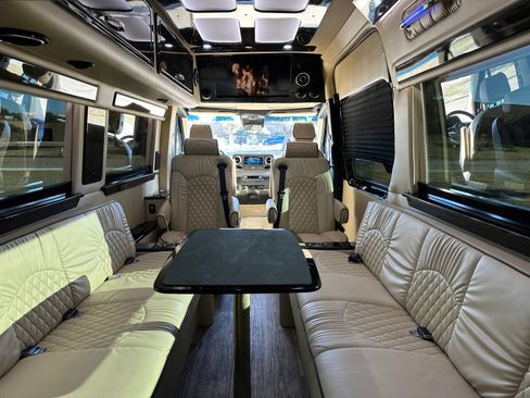 Used 2022 Mercedes-Benz Sprinter 3500 image 13