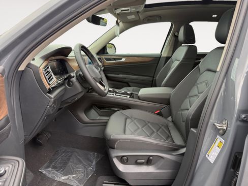 New 2026 Volkswagen Atlas SE image 10